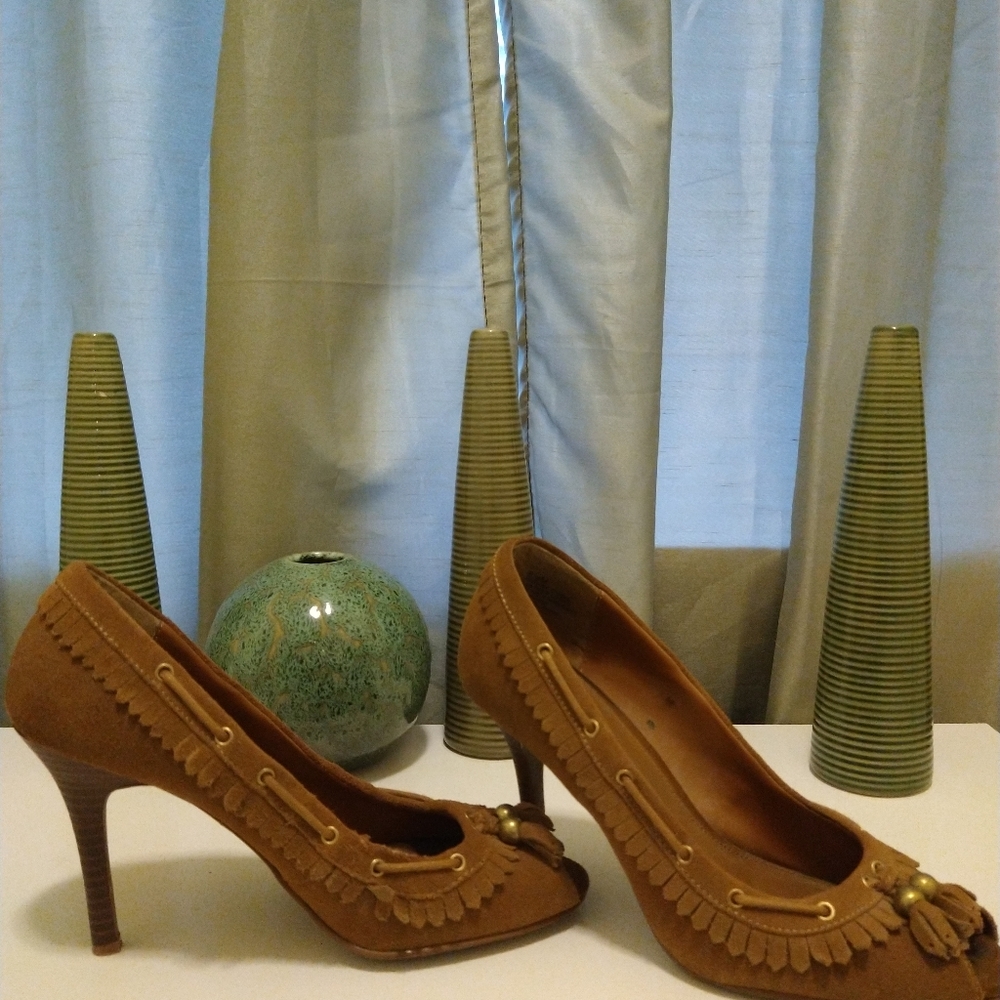 Pumps - Picture 5 of 5